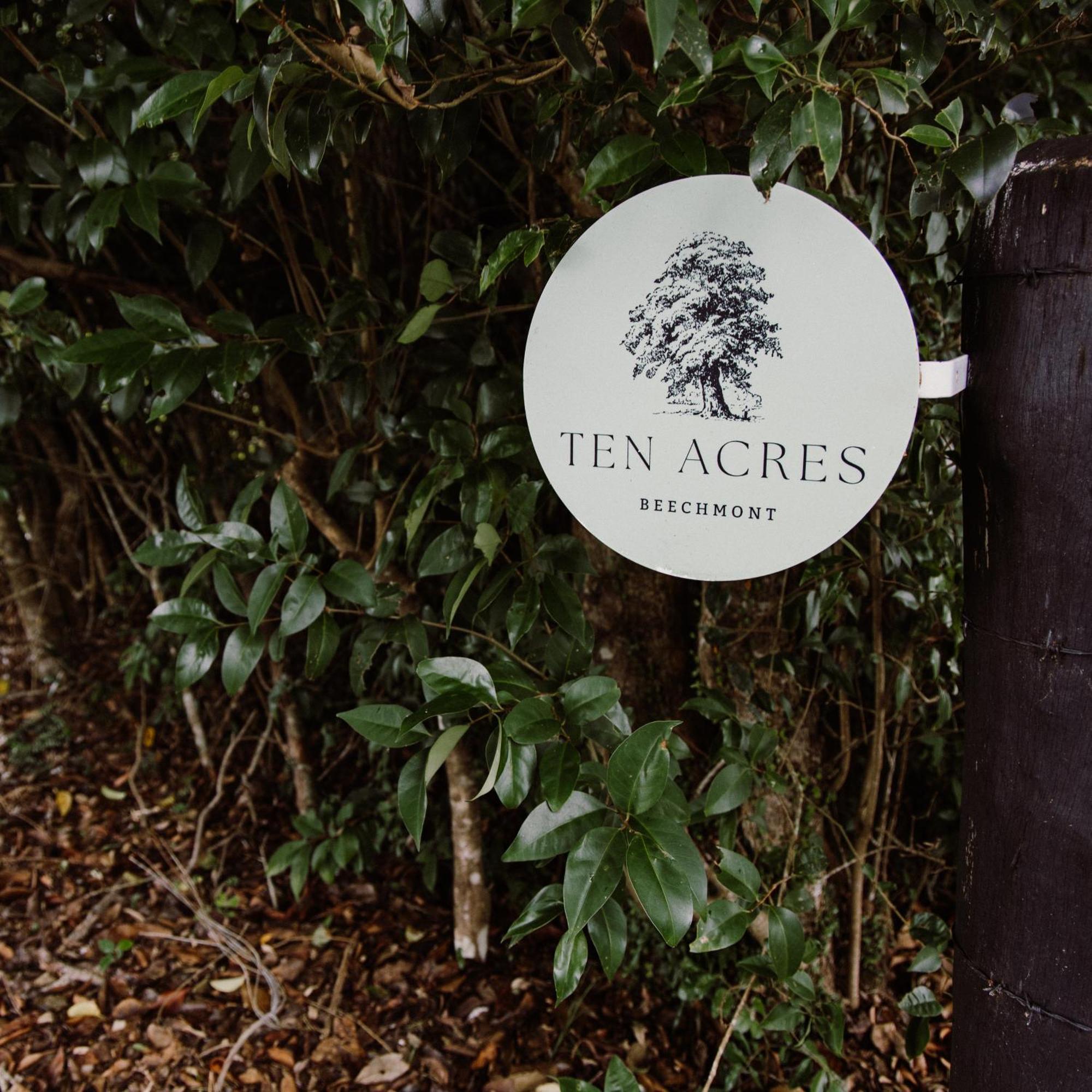 Ten Acres Beechmont Buitenkant foto